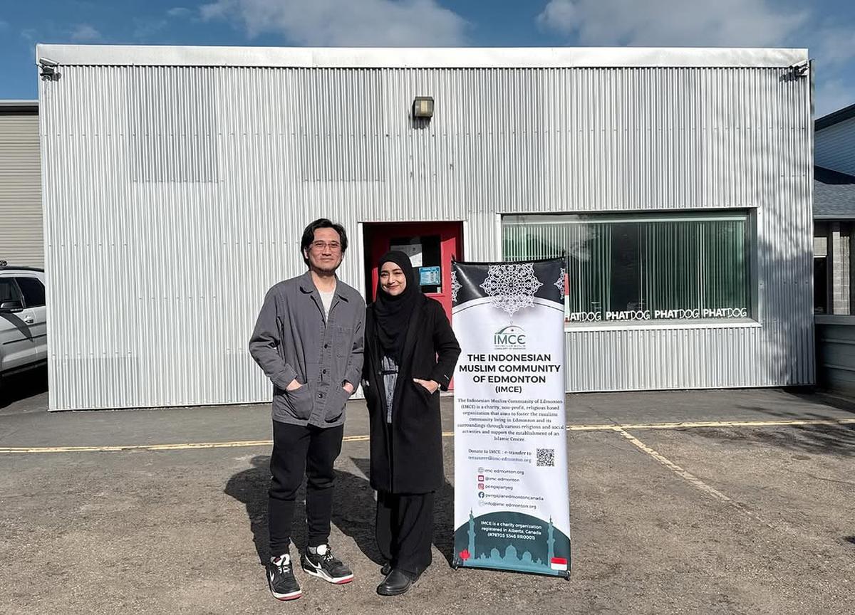 5 Potret Cindy Fatikasari dan Tengku Firmansyah Perlihatkan Masjid Indonesia Pertama di Kota Edmonton