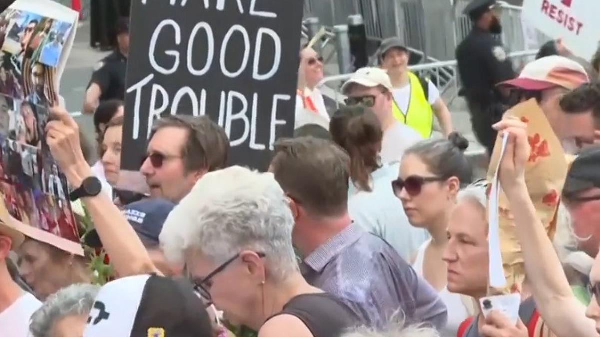 Trump Digoyang Demo Good Trouble Lives On, Rakyat Protes Kebijakan Imigrasi dan Pemangkasan Anggaran Sosial