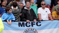 2 Putranya Ikut Usik Suporter MU di Old Trafford, Noel Gallagher Malah Bangga Banget