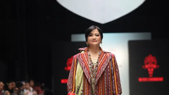Kolaborasi Merdi Sihombing dan Dumasi Marisina: Mendorong Fashion Berkelanjutan Melalui Karya Humbang Kriya