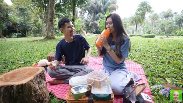 7 Potret Sisca Kohl dan Jess No Limit Piknik Ke Kebun Raya Bogor