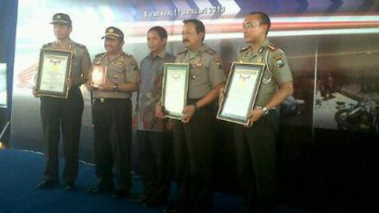 Tilang 1.131 motor dalam 4 jam, Satlantas Surabaya masuk Muri