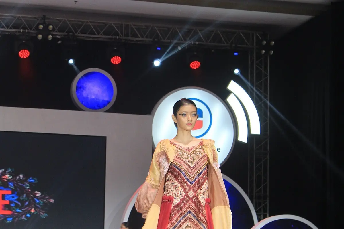 LaSalle College Tampilkan Keindahan Kain Nusantara dalam Sphere Creative Show 2022