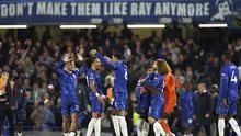 Pemain Chelsea merayakan kemenangan atas Tottenham Hotspur dalam laga pekan ke-30 Premier League 2024/2025 di Stamford Bridge, Jumat (4/4/2025) dini hari WIB. (AP Photo/Ian Walton)