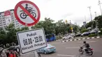 Sepeda motor kembali melintasi jalan MH Thamrin, setelah MA mencabut Pergub DKI Jakarta no 195 tahun 2014, tentang pembatasan lalu lintas