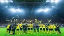 Team of Dortmund celebrate their win with the fans on the yellow wall during the Bundesliga match between Borussia Dortmund and 1. FC Köln at Signal Iduna Park on January 24, 2020 in Dortmund, Germany. (Photo by Lukas Schulze/Bundesliga/Bundesliga Collection via Getty Images)