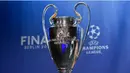 Trofi Liga Champions dipajang (AFP)