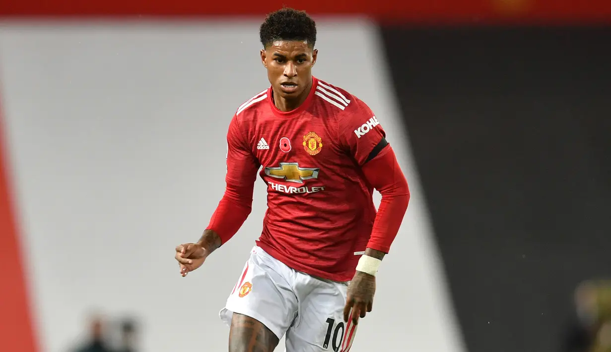 1. Marcus Rashford (Manchester United) - Penyerang berusia tahun ini dipercaya untuk menggunakan nomor 10 Manchester United pada 2018 lalu. Marcus Rashford tampil apik pada musim lalu dengan sumbangan 17 gol dan 8 assist dari 31 penampilannya. (AFP/Paul Ellis/pool)