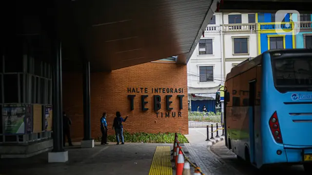 Wajah Baru Halte Integrasi Stasiun Tebet