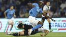 Pemain Napoli, Victor Osimhen, saat melawan Udinese pada laga liga Italia di Stadion Diego Armando Maradona, Kamis (28/9/2023). Napoli menang dengan skor 4-1. (Alessandro Garofalo/LaPresse via AP)