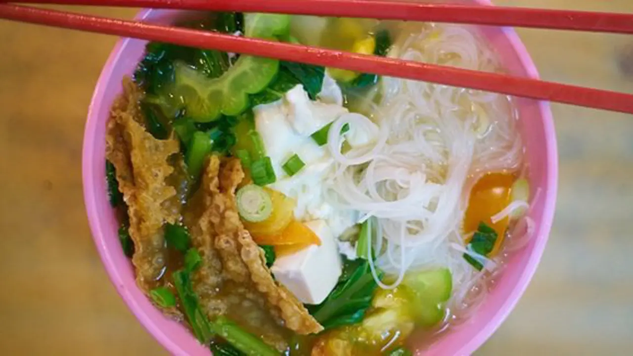 Bihuh kuah sop ayam/copyright Pixabay.com/Engin_Akyurt
