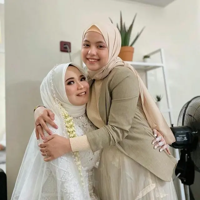 Momen pernikahan Anisa Rahman dengan Hussein Ali
