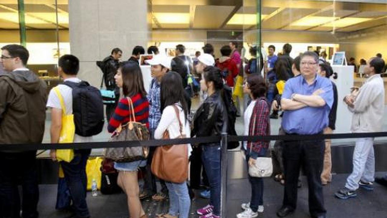 Ramai-ramai mengantre new iPad 
