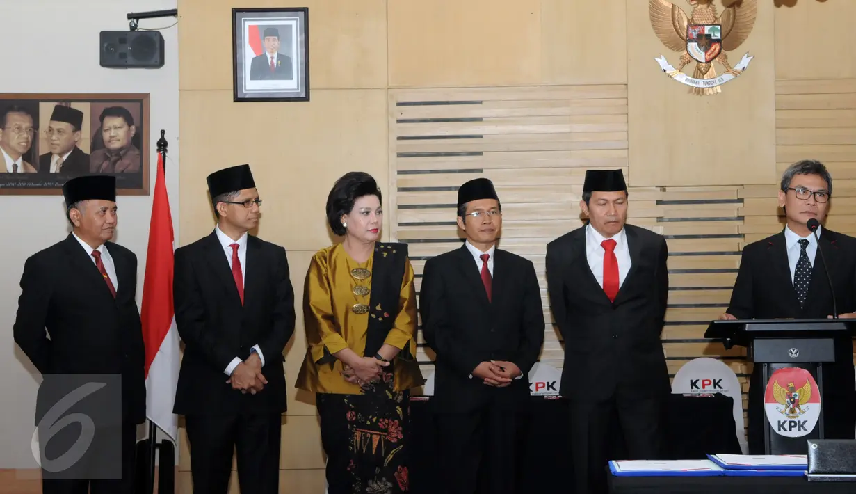 Suasana serah terima jabatan pimpinan KPK di Gedung KPK, Jakarta, Senin (21/12/2015). Agus Rahardjo dkk akan mengantikan Ruki dkk dalam memimpin KPK periode 2015-2019. (Liputan6.com/Helmi Afandi)