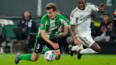 Real Madrid harus puas bermain imbang 1-1 saat bertandang ke markas Real Betis dalam laga lanjutan Liga Spanyol 2025/2026, Jumat (24/04/2026) waktu setempat. (AP Photo/Jose Breton)