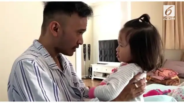 Ruben Onsu menegur anaknya karena melakukan kesalahan. Video yang diunggah di Instagram pribadi Ruben ini cukup menarik perhatian warganet.