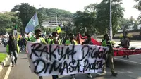 Suasana Aksi menuju Kantor Pemerintah Provinsi Jawa Tengah, (Foto : Titoisnau)
