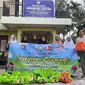 Bentuk kepedulian PT PAMA terhadap kesejahteraan sosial anak dengan memberikan bantuan berupa paket sembako.