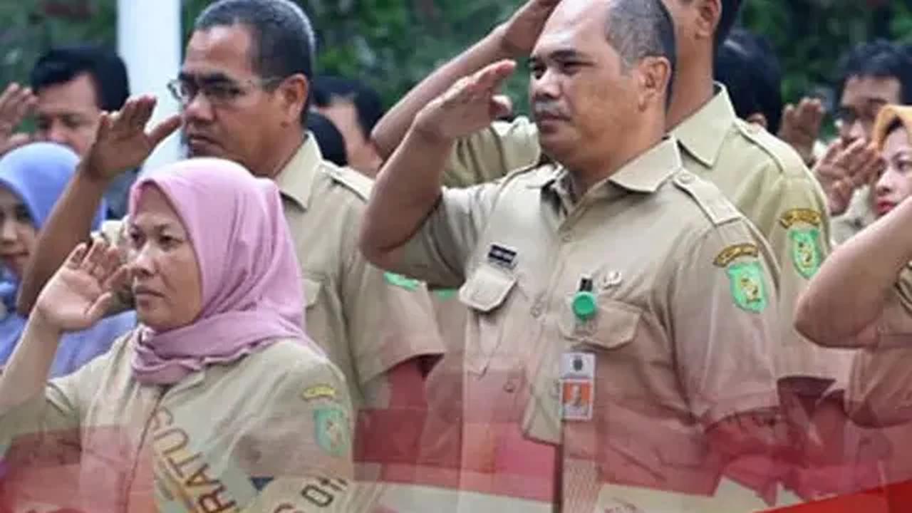 Gaji merupakan imbalan yang diberikan kepada PNS sebagai bentuk balas jasa atas pekerjanya.