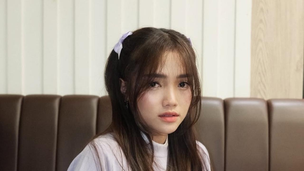 Inspirasi Model Rambut Dikuncir ala 8 Artis, Tampil Segar Segala Usia ...