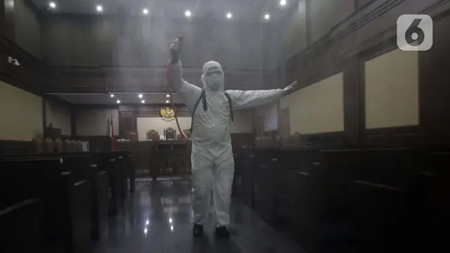 PN Jakarta Pusat Disemprot Cairan Disinfektan