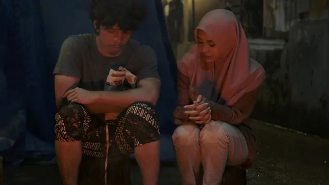 Atta Halilintar dan Aurel Hermansyah dalam film Ashiap Man. (Foto: Prime Video)