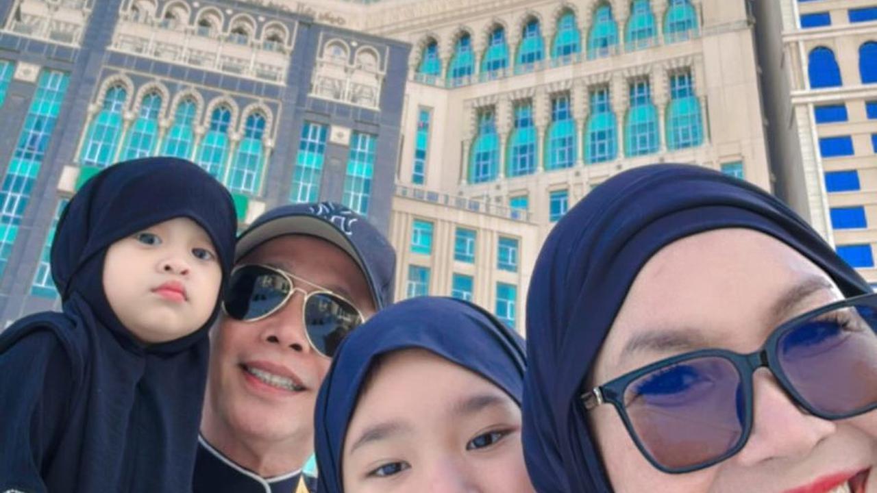 7 Potret Bilqis Anak Ayu Ting Ting Umrah di Tanah Suci, Makin Cantik Beranjak Remaja