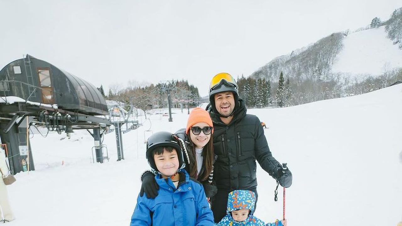 Diperbolehkan Bermain Dengan Peralatan Ski
