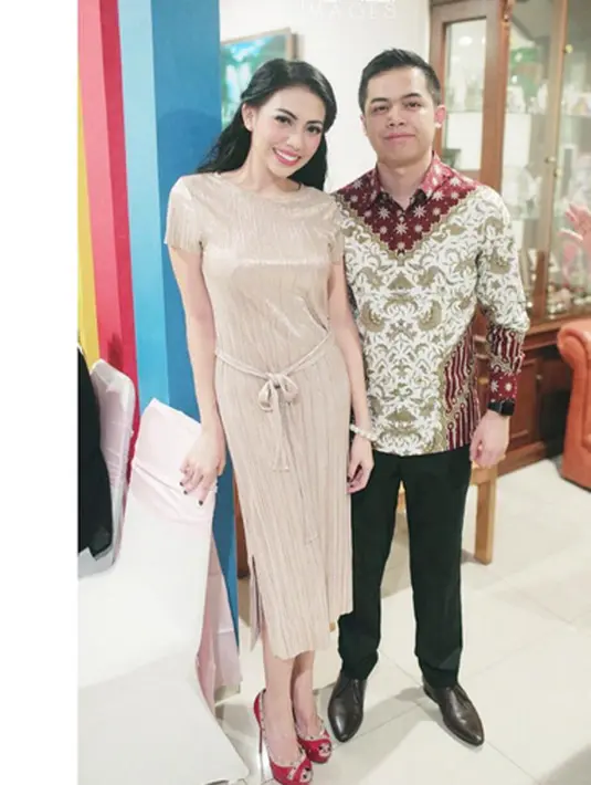 Segala persiapan telah dilakukan Kezia dan Axcel untuk melaksanakan momen sakral yang membahagiakan itu. Sudah bertunangan dan melakukan sesi foto pre-wedding, tinggal menuju hari H saja. (Instagram/itskeziakaramoy)