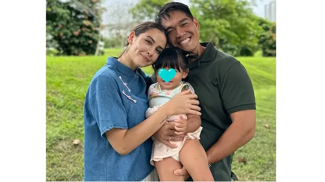 Hot Mom Satu Anak, Ini 6 Potret Estelle Linden dan Putrinya yang Berusia 1,5 Tahun