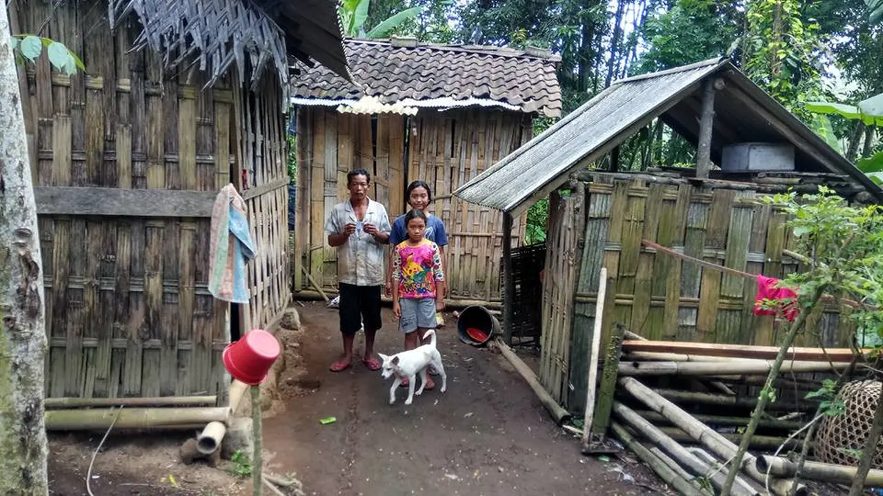 [Bintang] Kisah 5 Bocah Bersaudara yang Hidup di Gubuk Reyot