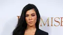 Kourtney Kardashian pun kerap tak melukiskan senyum di bibirnya dan tetap terlihat seksi. (REX/Shutterstock/HollywoodLife)