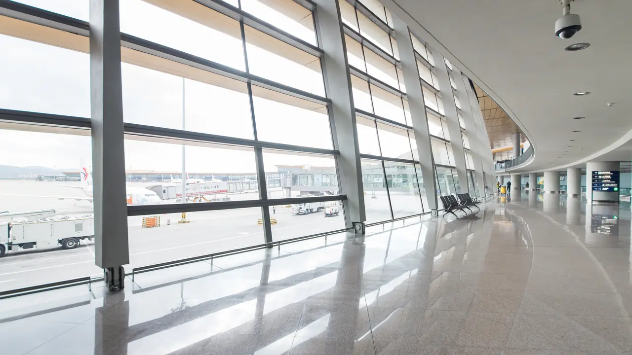 Ilustrasi Gate Bandara. Foto: Freepik onlyyouqj