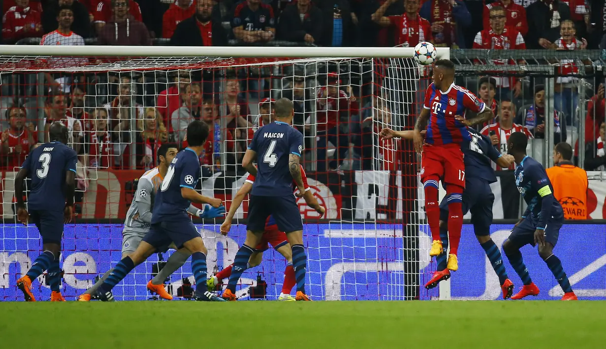 Gol kedua Bayern dicetak Jerome Boateng (Reuters/Michaela Rehle)