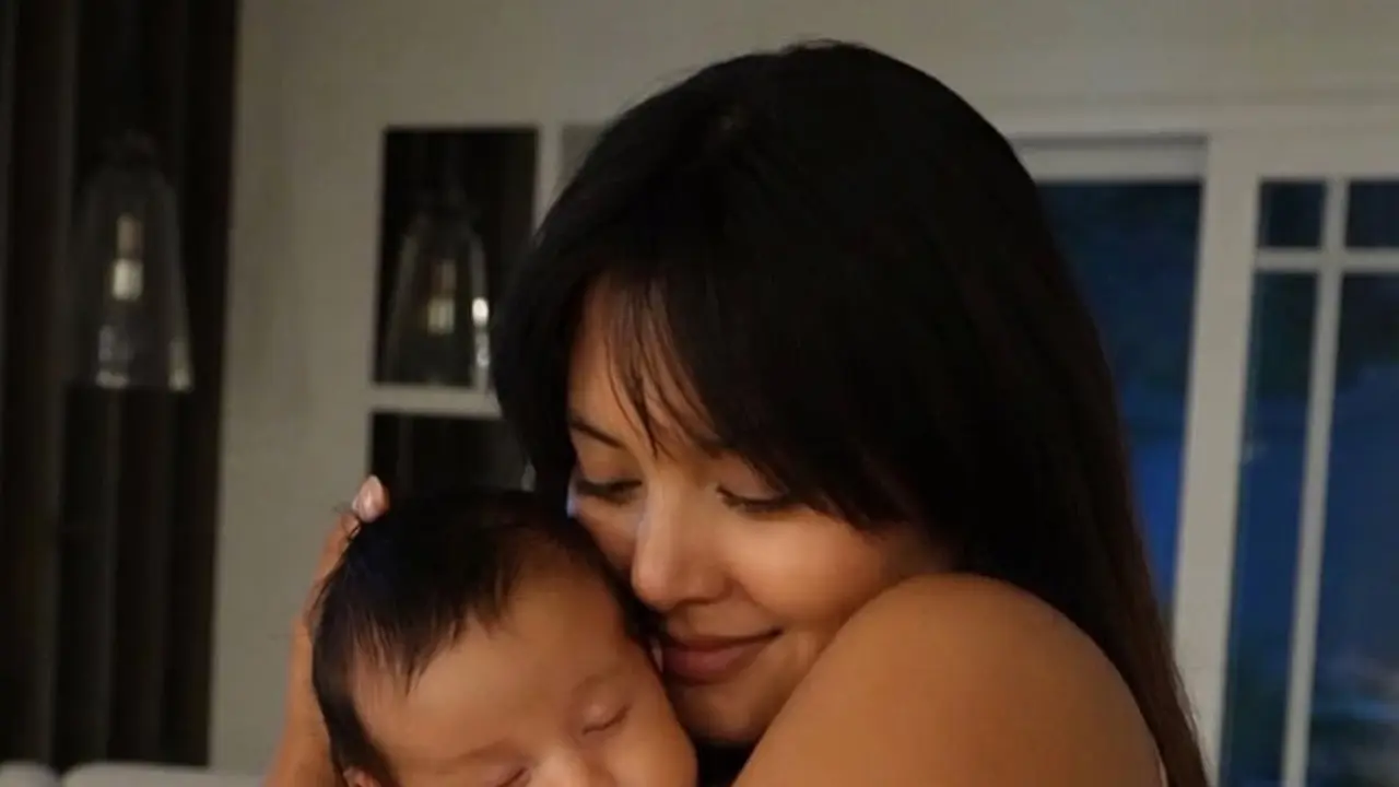 Jadi Ibu Pertama Kali, Aurelie Moeremans Belajar untuk Tetap Tenang Ketika Anak Rewel