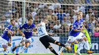 Inter Milan memastikan kemenangan atas Sampdoria berkat gol pada masa injury time babak kedua. (Simone Arveda/ANSA via AP)