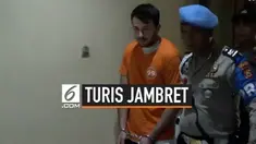 Seorang wisatawan asing nekat jadi jambret di Bali. Aksinya diketahui dan hampir jadi bulan-bulanan massa. Pelaku kini mendekam di penjara akibat perbuatannya.