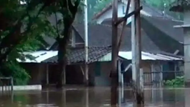 Luapan Sungai Cilemer Rendam Ribuan Rumah