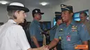 Citizen6, Surabaya: Komandan Kodikdukum Kolonel Laut (T) Tri Sunu Prasetya menerima Atase Pertahanan Australia, Kolonel Katja Bizilj di Pusdikbanmin Kodikdukum Kobangdikal, Selasa, (23/10). (Pengirim: Penkobangdikal). 