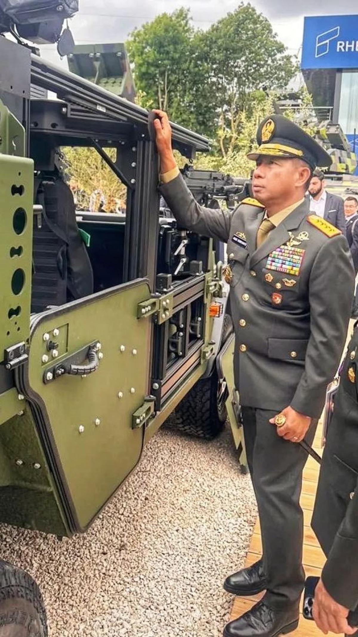 Agus juga mengatakan bahwa pameran tersebut diikuti oleh 2.000 peserta pameran komunitas industri pertahanan.<br>