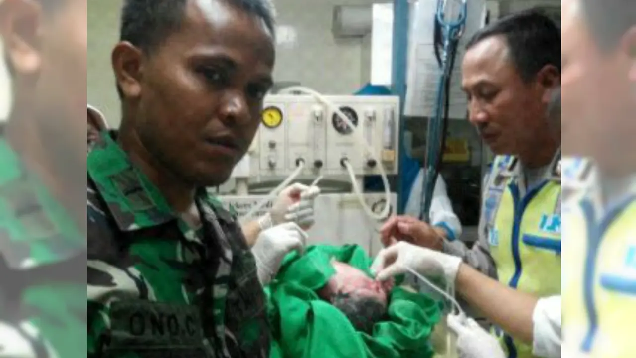 Terjebak Macet Jakarta, Istri Prajurit TNI Melahirkan Dalam Mobil