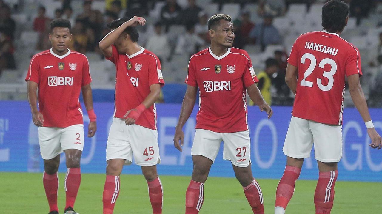 FOTO: Hujan Gol di SUGBK: Oxford United Libas Indonesia All Star 3-6 di  Laga Perdana Piala Presiden 2025