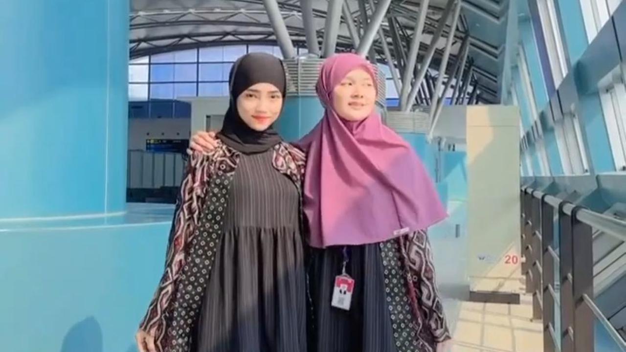 Unggahan Fuji banyak mendapat komentar dari rekan dan juga para netizen. Mereka ikut mendoakan Fuji.<br>