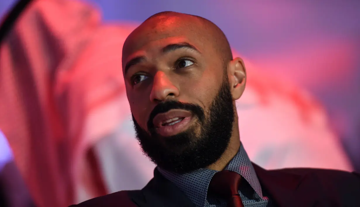 Thierry Henry menghadiri konferensi Quality of Life Program 2020, Riyadh, Saudi (3/5). Program ini bertujuan meningkatkan gaya hidup individu dan keluarga, membangun masyarakat di mana individu menikmati gaya hidup seimbang. (AFP Photo/Fayez Nureldine)