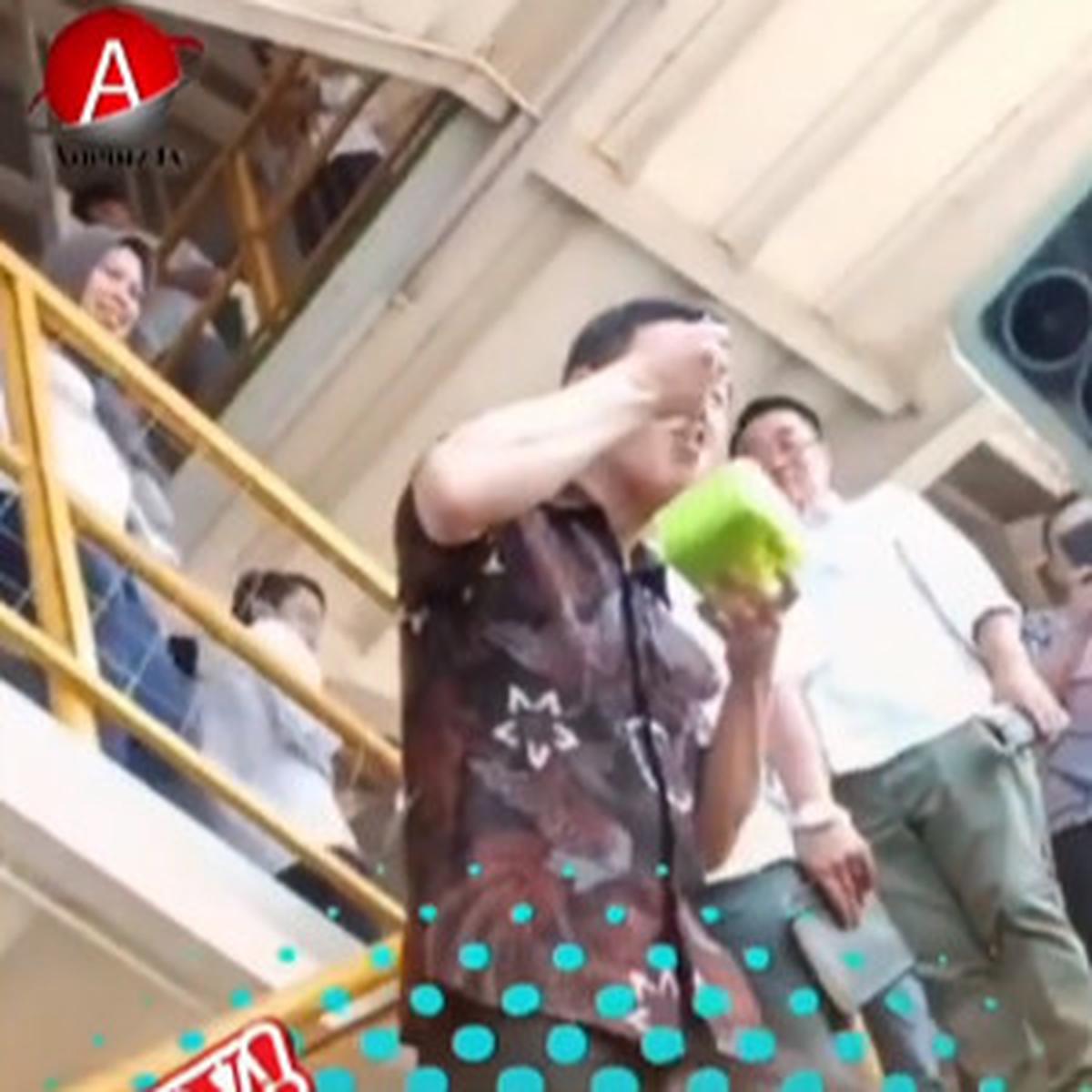 Dikenal Tajir Melintir, Sosok Bos Perusahaan Besar ini Tertangkap Kamera