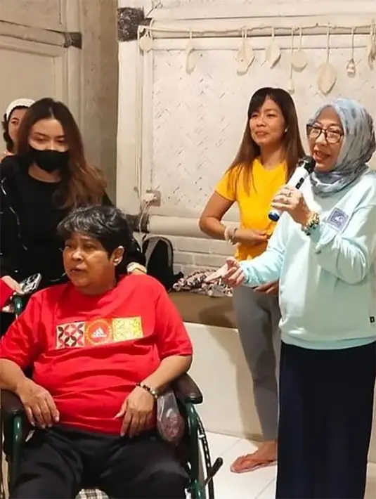 <p>[Instagram/sutykarno]</p>