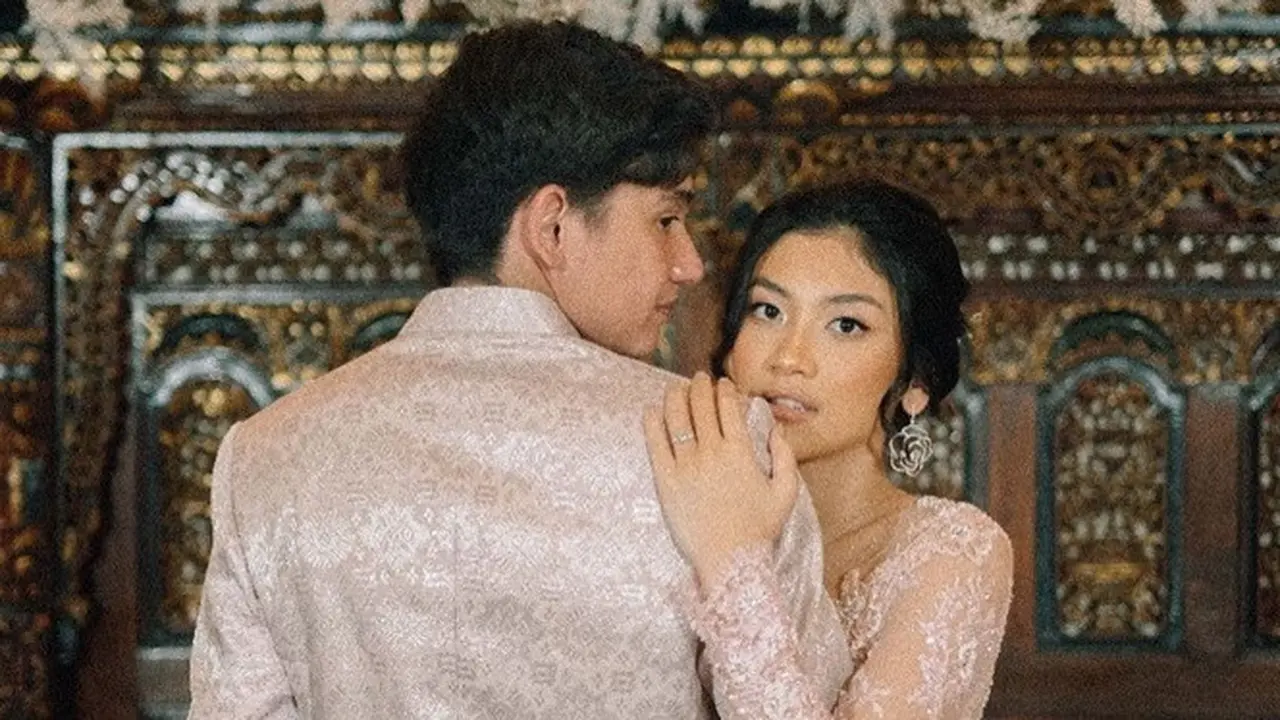 7 Momen Lamaran Adipati Dolken dan Canti Tachril, Hanya Dihadiri Keluarga