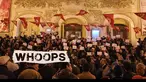 Sekitar seribu warga Tunisia melakukan protes atas aksi teror di Museum Nasional Bardo yang telah menewaskan 22 orang.Para demonstran berteriak slogan tentang anti terorisme dan mendukung pihak kepolisan Tunisia sambil memegang banner di tangan merek...