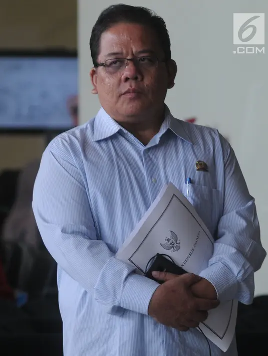 Komisioner Ombudsman RI, Adrianus Meliala mendatangi gedung KPK, Jakarta, Selasa (15/5). Adrianus bersama anggota Ombudsman lainnya datang untuk membahas kasus penyiraman air keras terhadap penyidik senior KPK Novel Baswedan. (Merdeka.com/Dwi Narwoko)