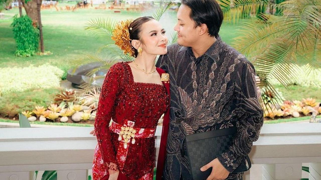 "Ketika itu saya bilang bahwa mereka sampai hari ini belum mendaftarkan rencana pernikahan mereka. Jadi KUA Setiabudi tidak menerima dan mencatat pernikahan mereka," sambungnya.